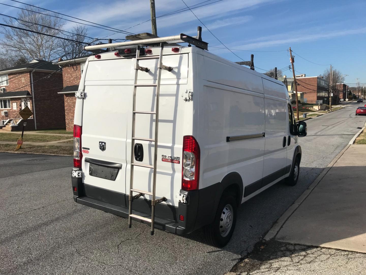 2015 White /Gray RAM Promaster 2500 (3C6TRVDG5FE) with an 3.6 V6 engine, Automatic transmission, located at 577 Chester Pike, Prospect Park, PA, 19076, (610) 237-1015, 39.886154, -75.302338 - Photo#5